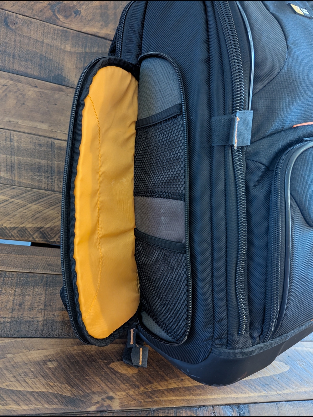 Case Logic SLRC-206 SLR Camera and 15.4-Inch Laptop Backpack -Black - Picture 15 of 16